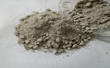 鋁鎂質(zhì)澆注料不同環(huán)境下氧化鋁原料應(yīng)該選擇燒結(jié)的還是電熔的？